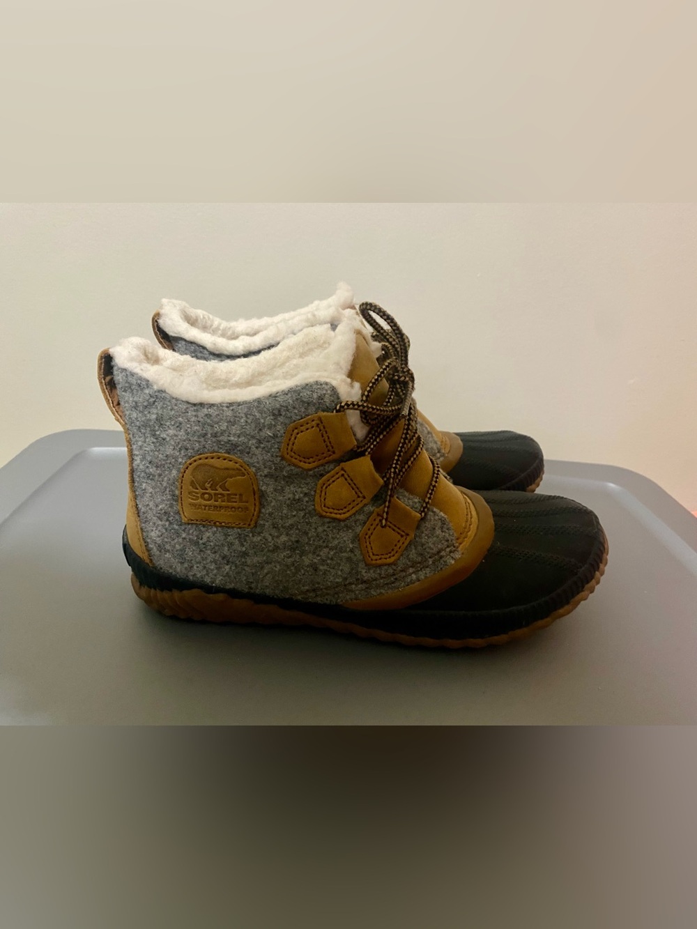 Sorel Grey Felt & Tan Leather Lined Winter Boots